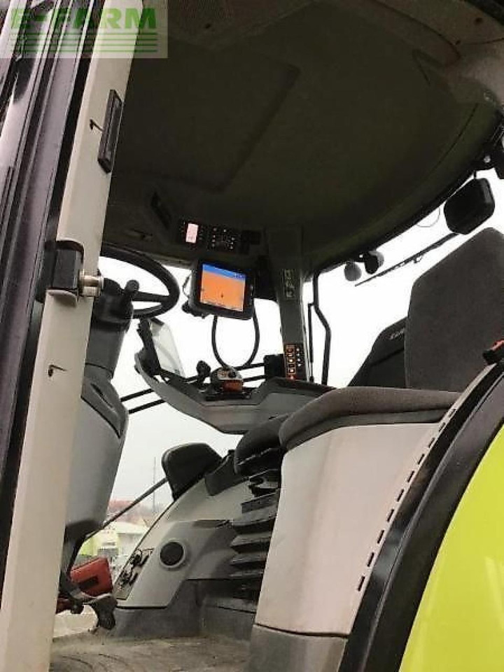 Tractor CLAAS axion 810