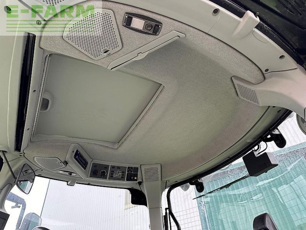 Tractor CLAAS axion 810