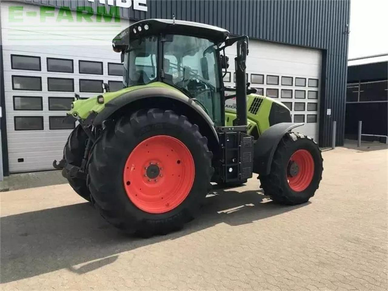 Tractor CLAAS axion 810
