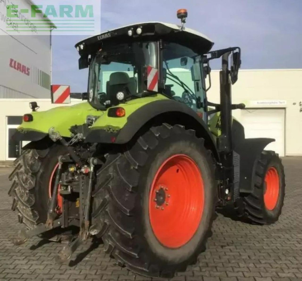 Tractor CLAAS axion 810