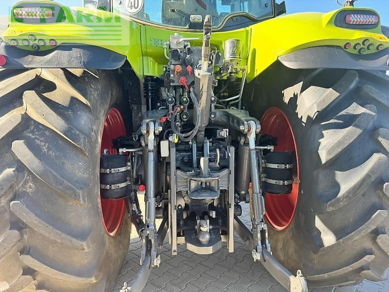 Tractor CLAAS axion 810