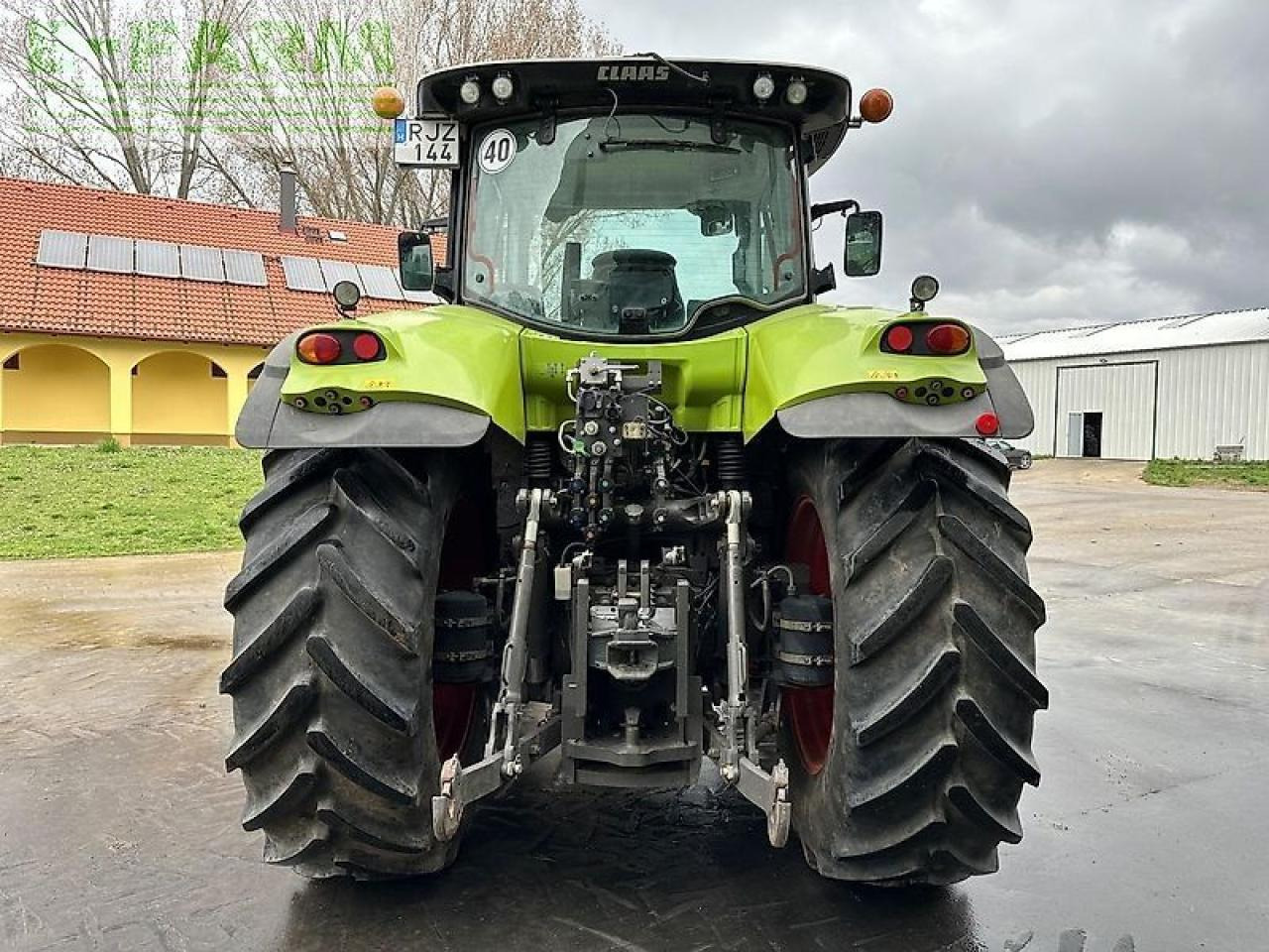 Tractor CLAAS axion 810