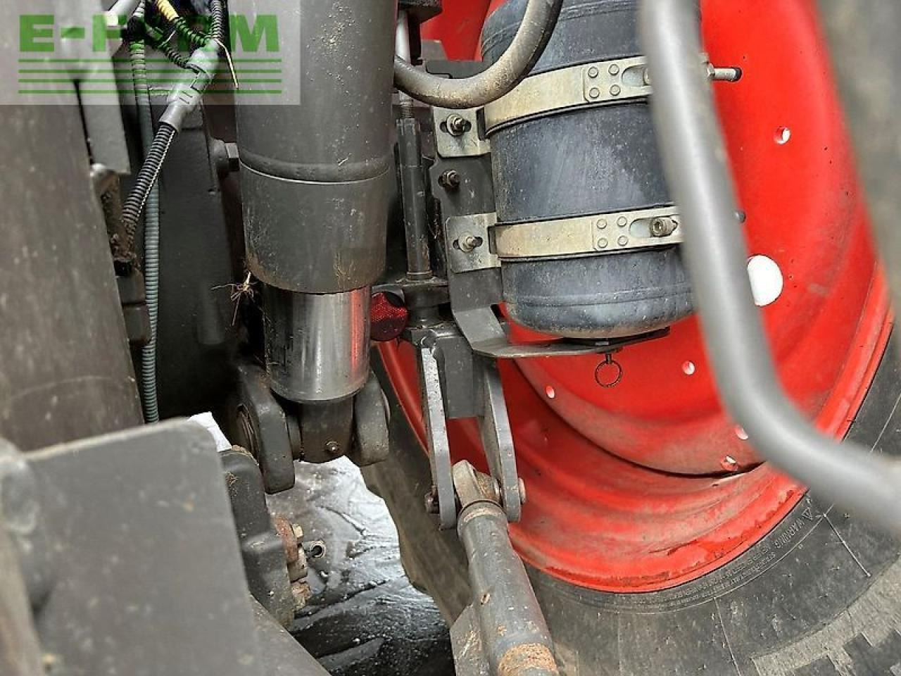 Tractor CLAAS axion 810