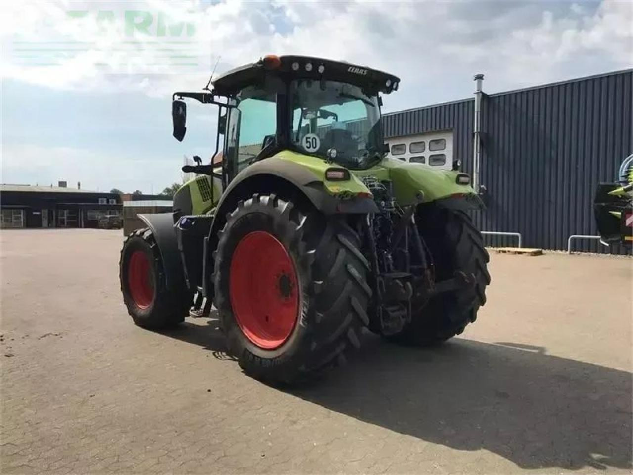 Tractor CLAAS axion 810