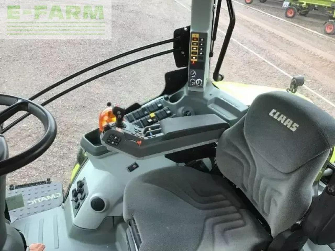 Tractor CLAAS axion 810