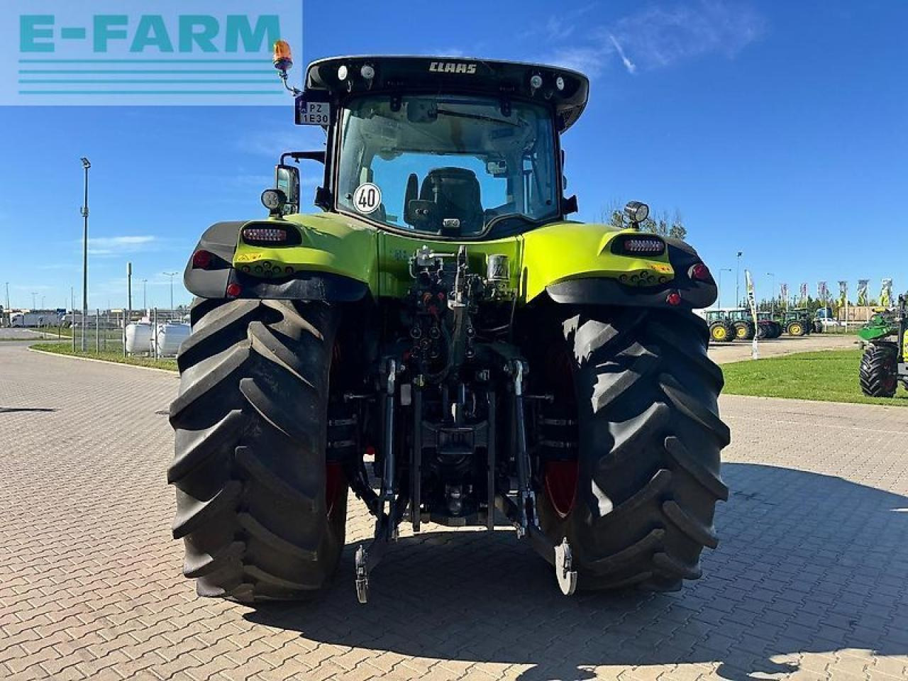 Tractor CLAAS axion 810