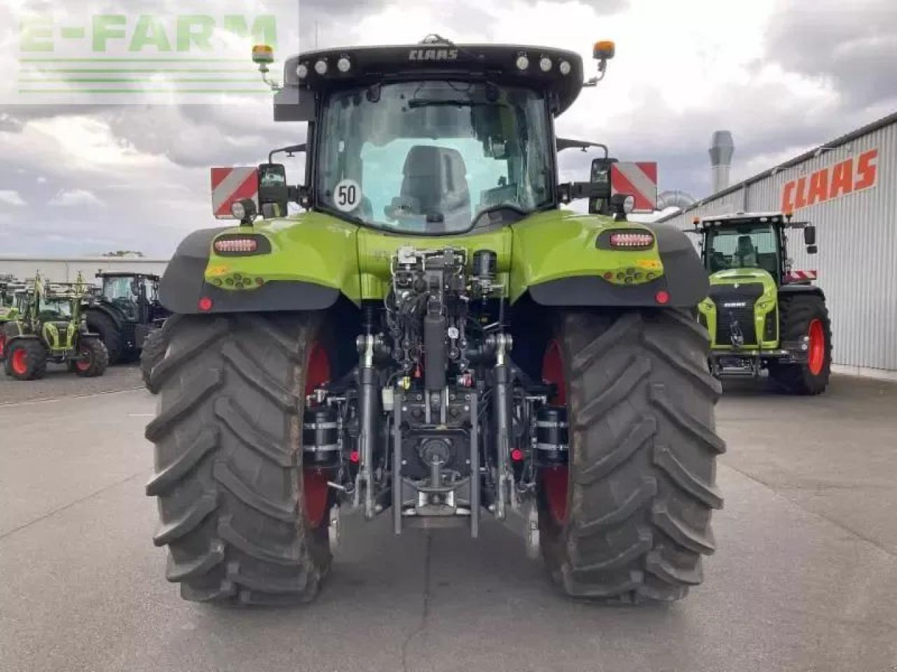 Tractor CLAAS axion 810
