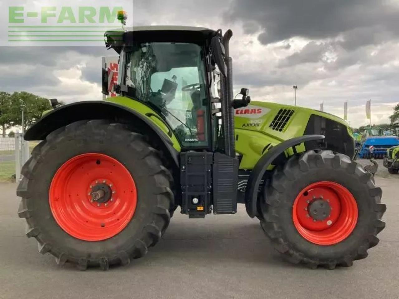 Tractor CLAAS axion 810