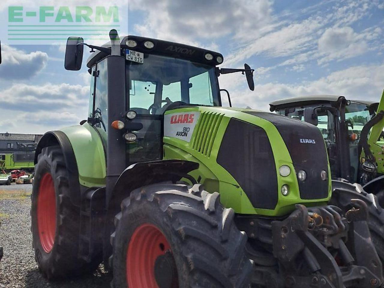 Tractor CLAAS axion 810
