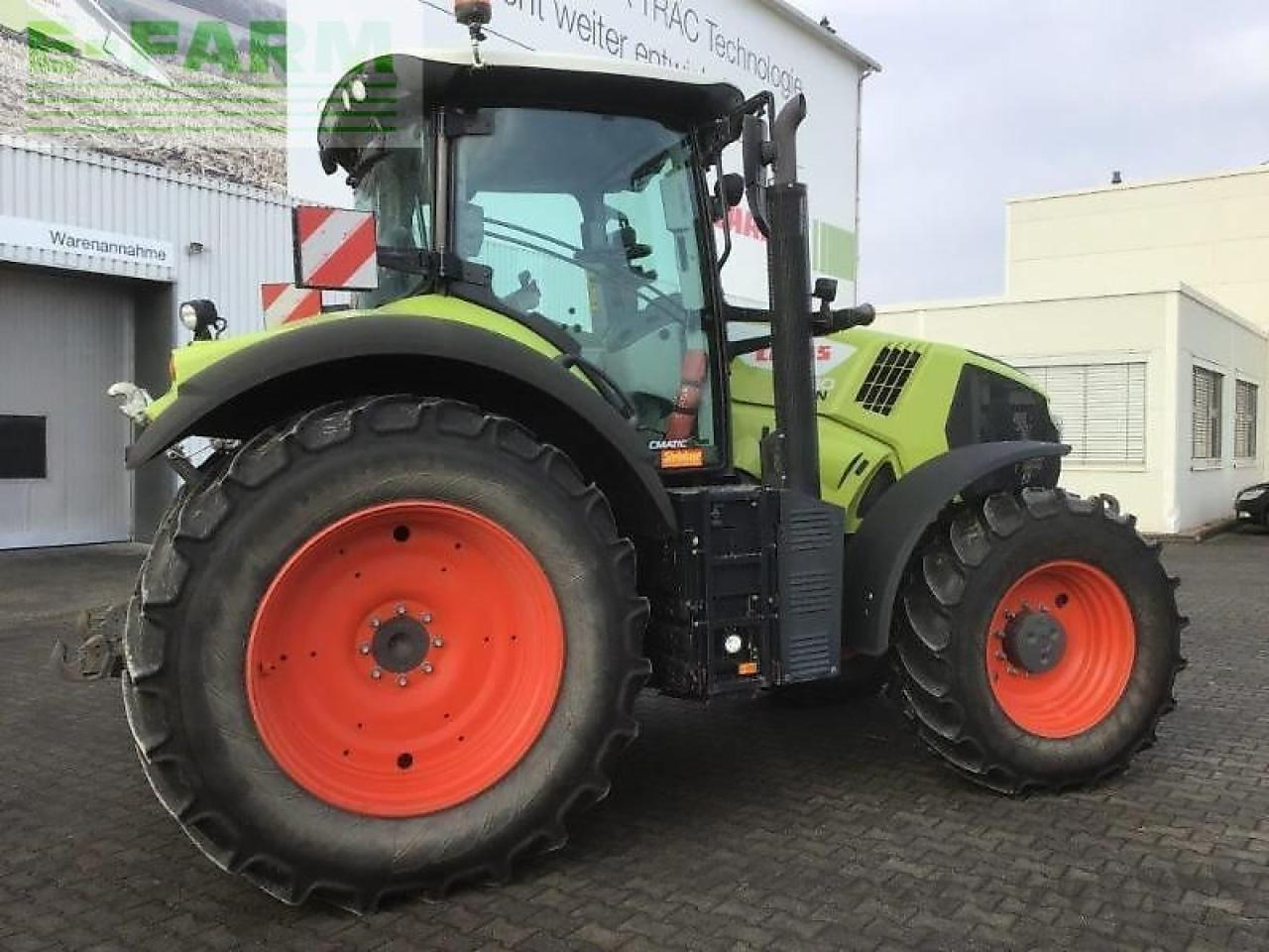 Tractor CLAAS axion 810