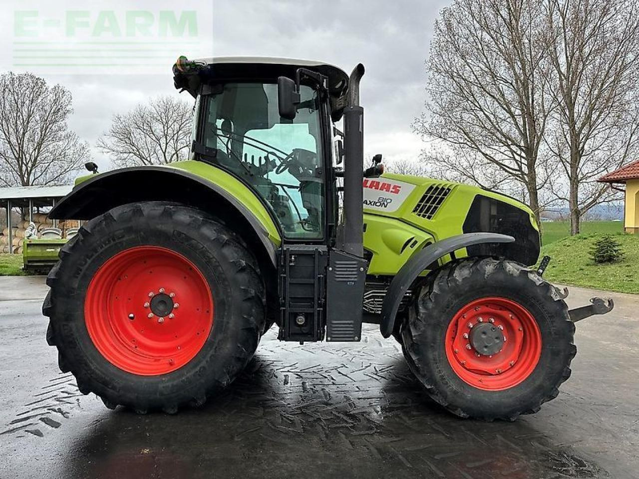 Tractor CLAAS axion 810