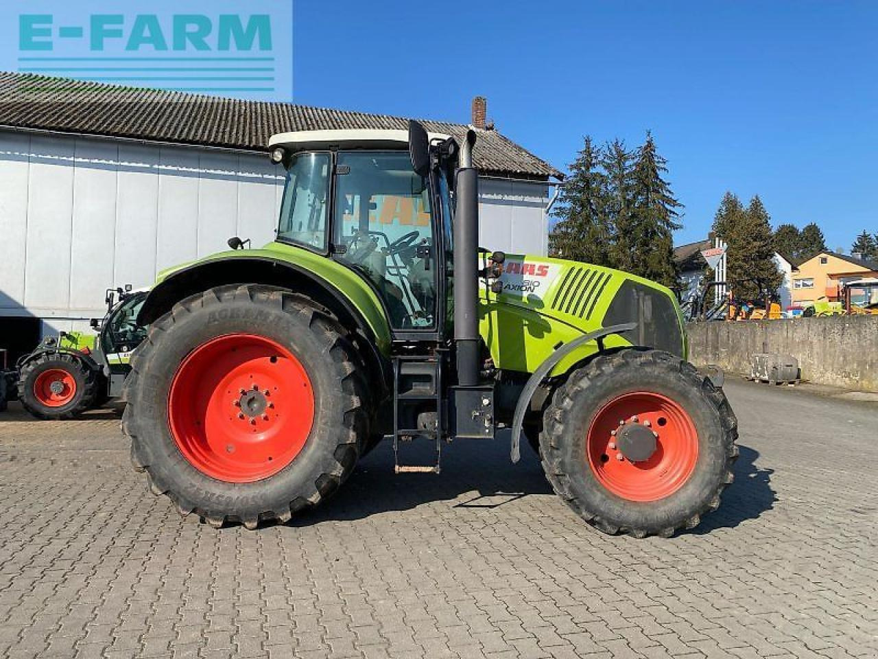 Tractor CLAAS axion 810