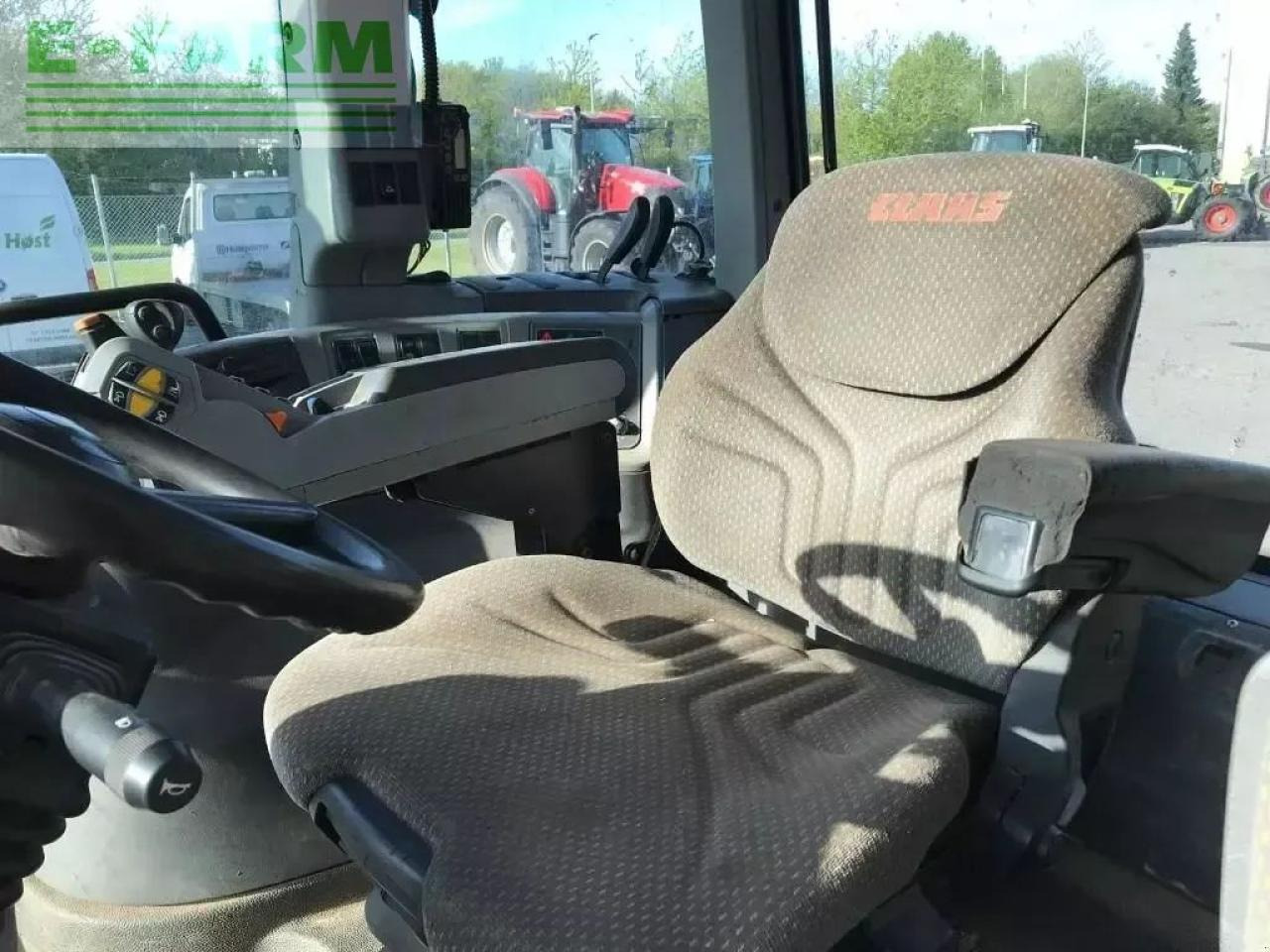 Tractor CLAAS axion 810
