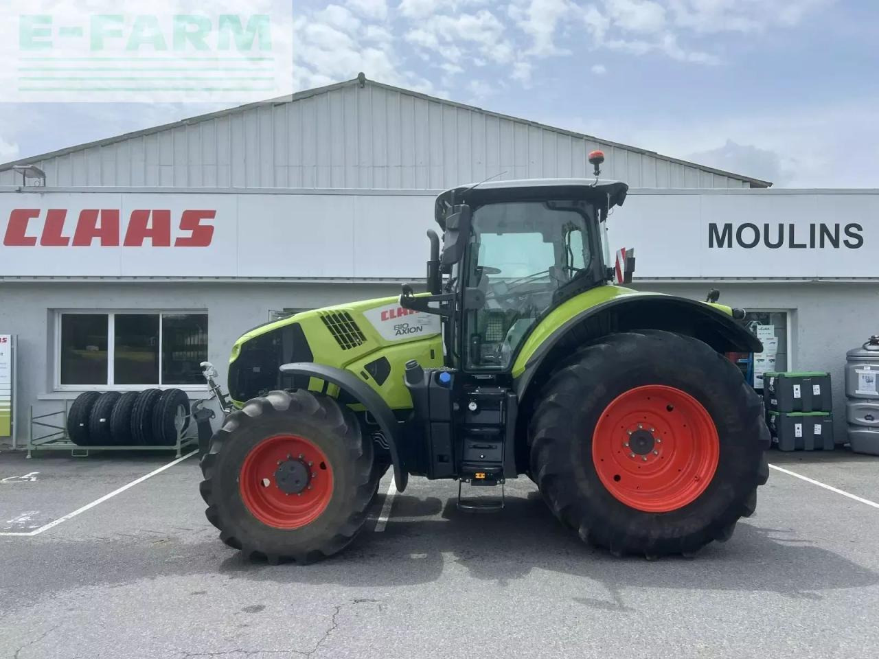 Tractor CLAAS axion 810