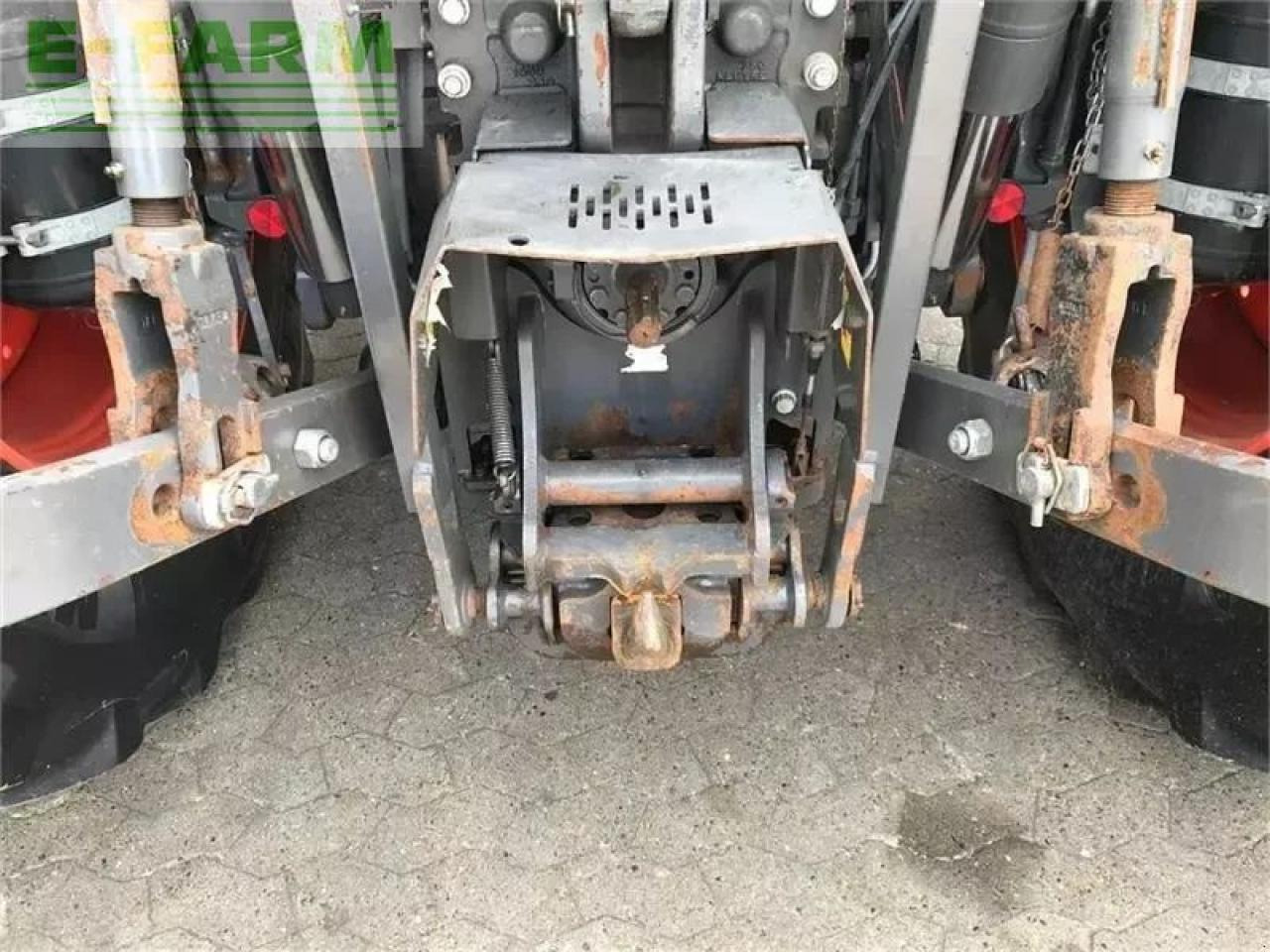 Tractor CLAAS axion 810