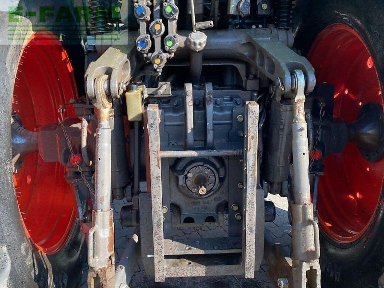 Tractor CLAAS axion 810