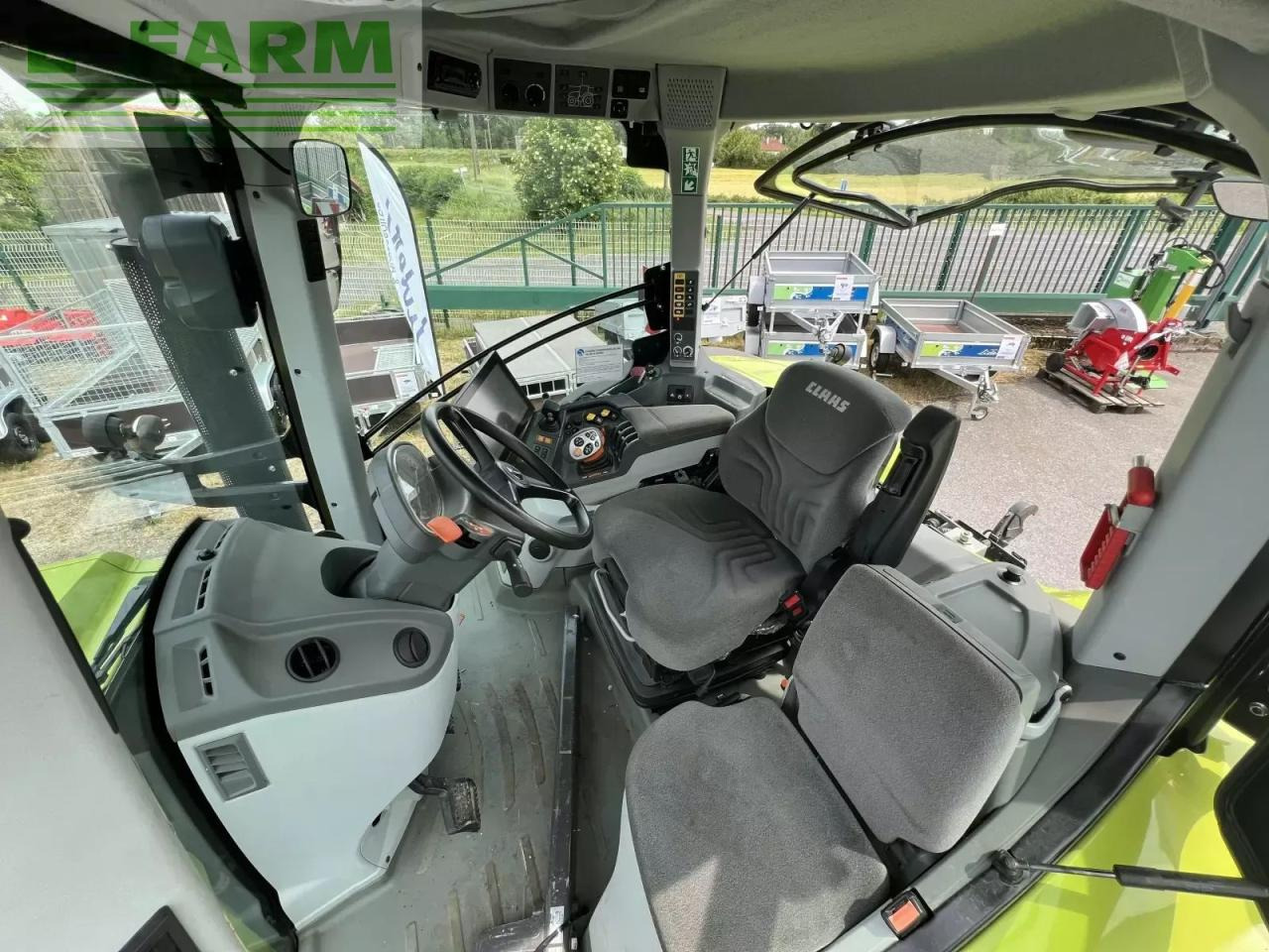 Tractor CLAAS axion 810