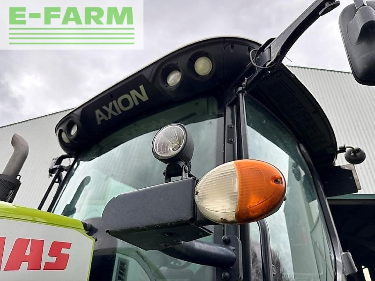 Tractor CLAAS axion 810