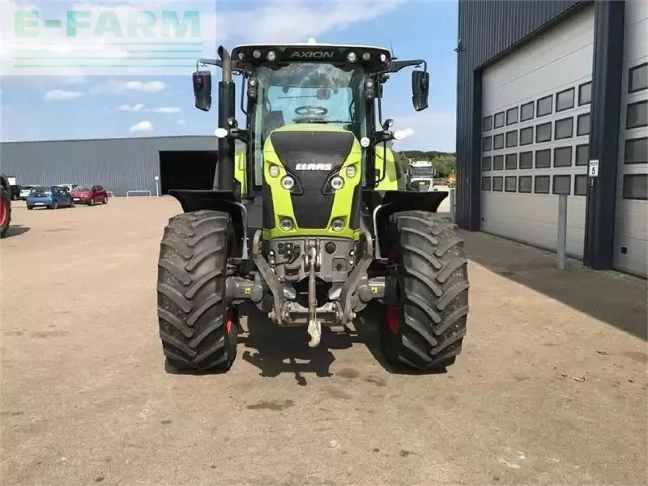 Tractor CLAAS axion 810
