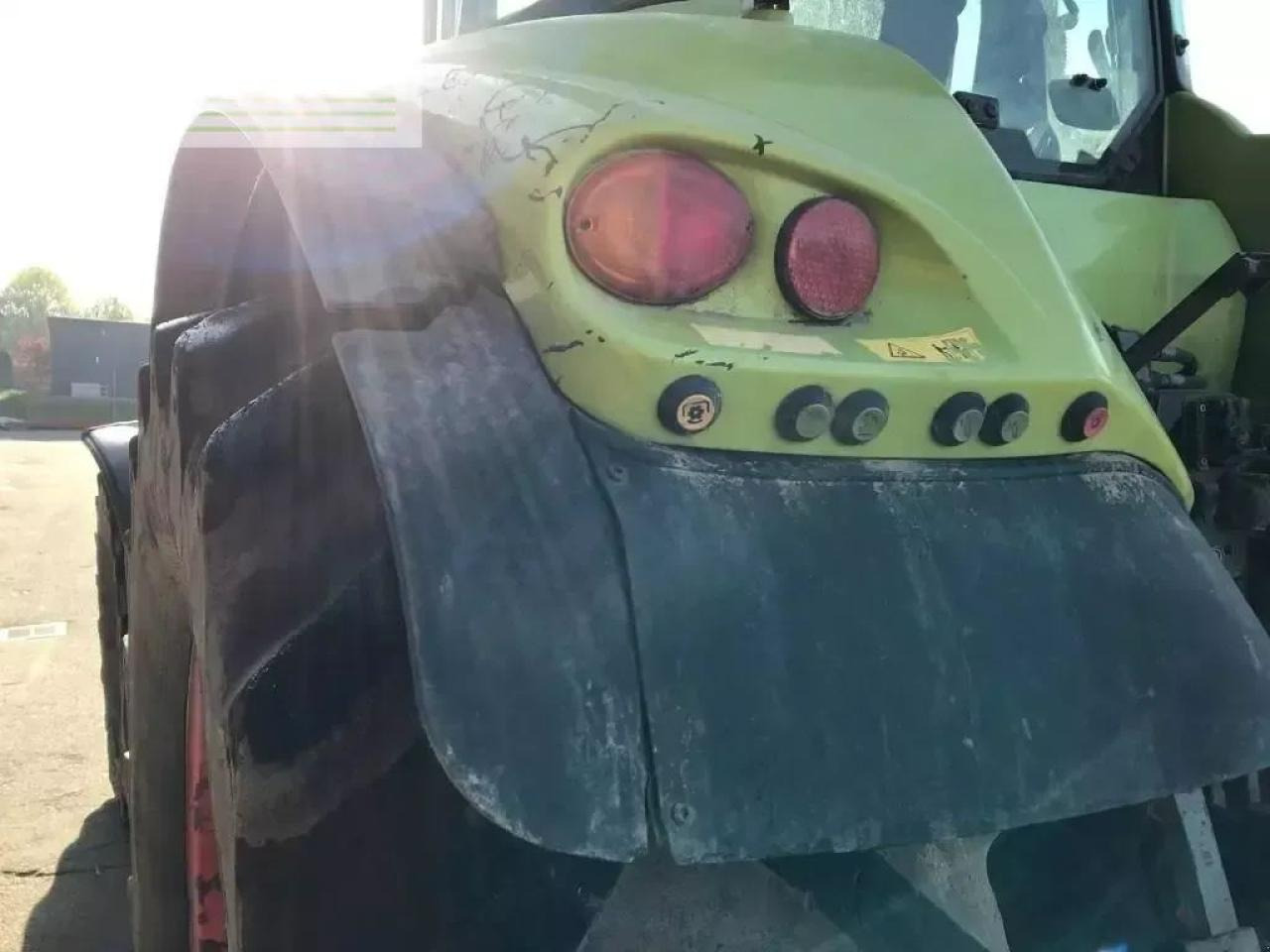 Tractor CLAAS axion 810