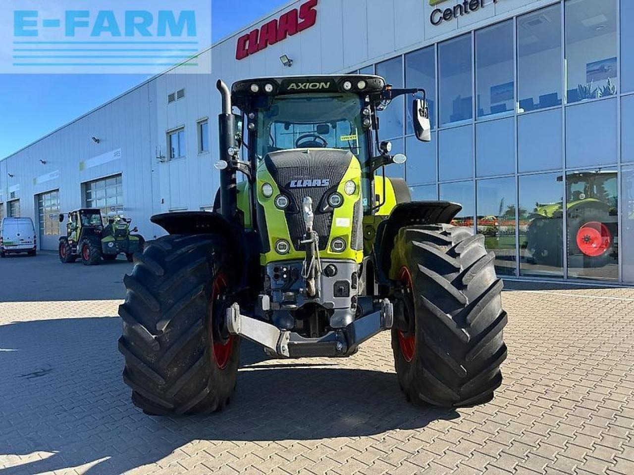 Tractor CLAAS axion 810