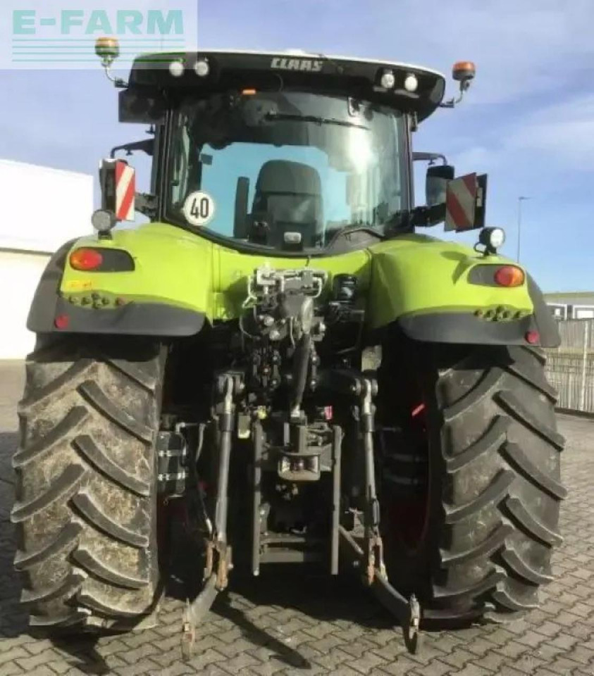 Tractor CLAAS axion 810