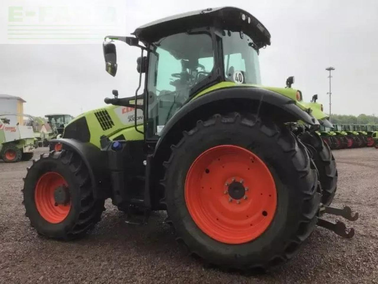 Tractor CLAAS axion 810