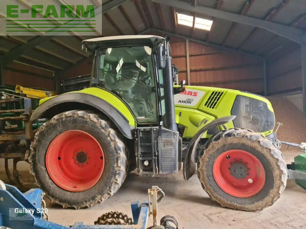 Tractor CLAAS axion 810