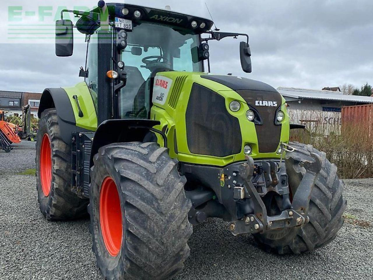 Tractor CLAAS axion 810