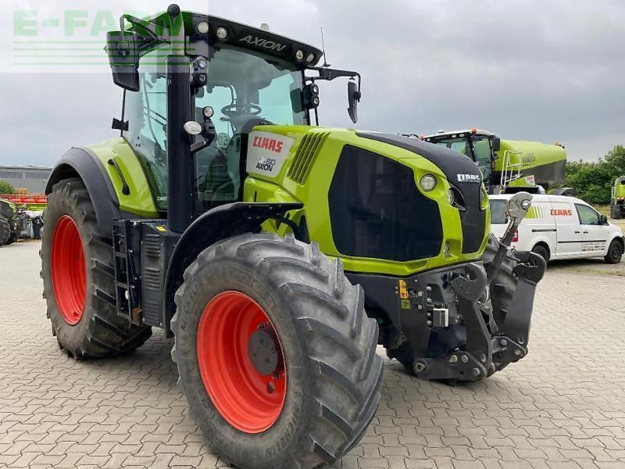 Tractor CLAAS axion 810