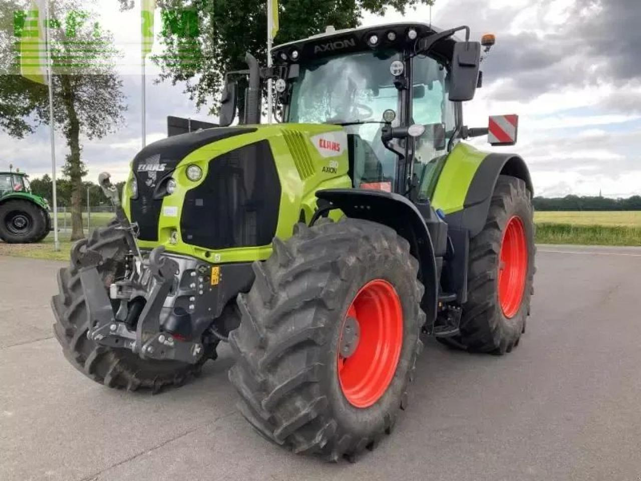 Tractor CLAAS axion 810