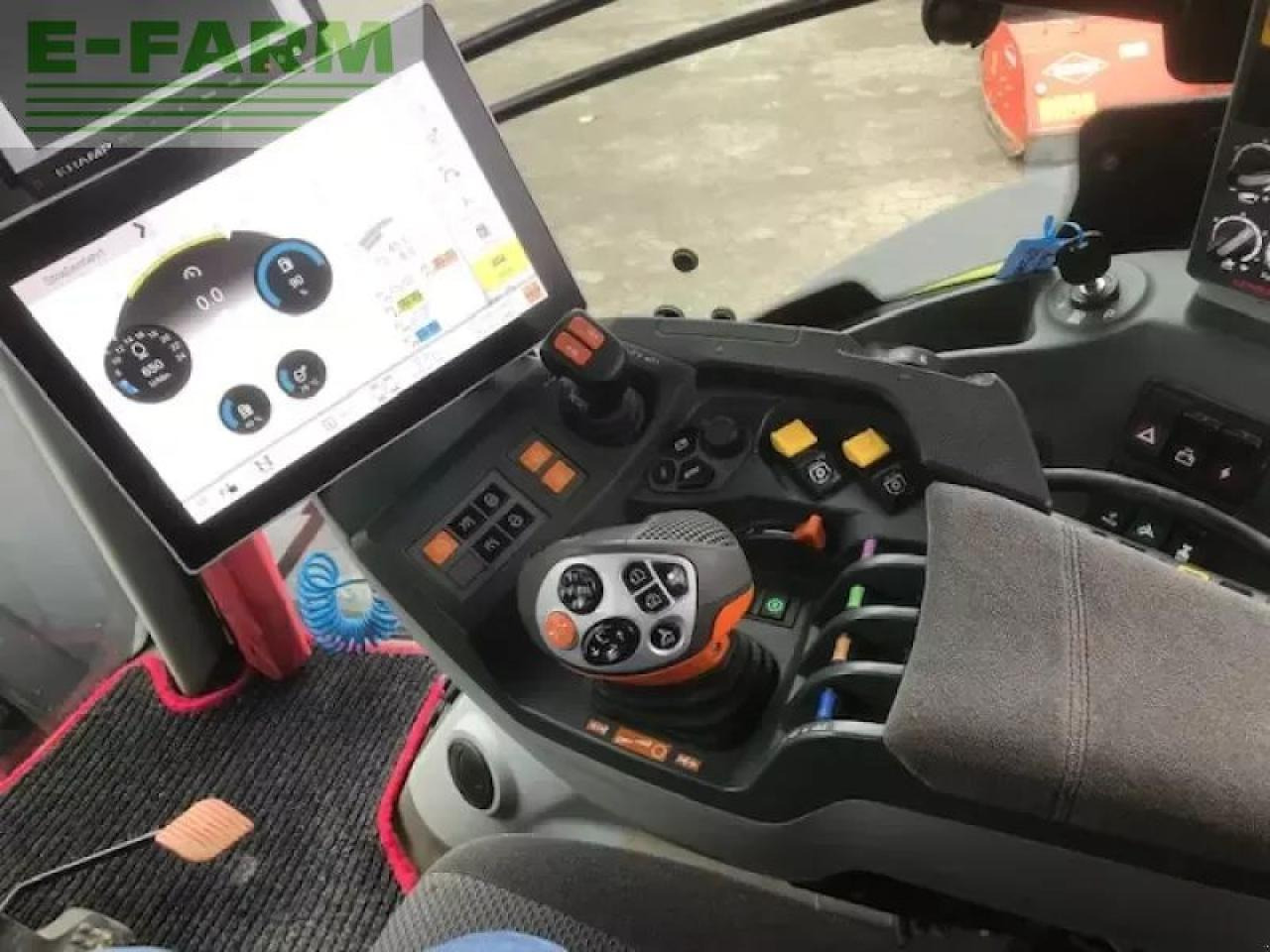 Tractor CLAAS axion 810 c-matic