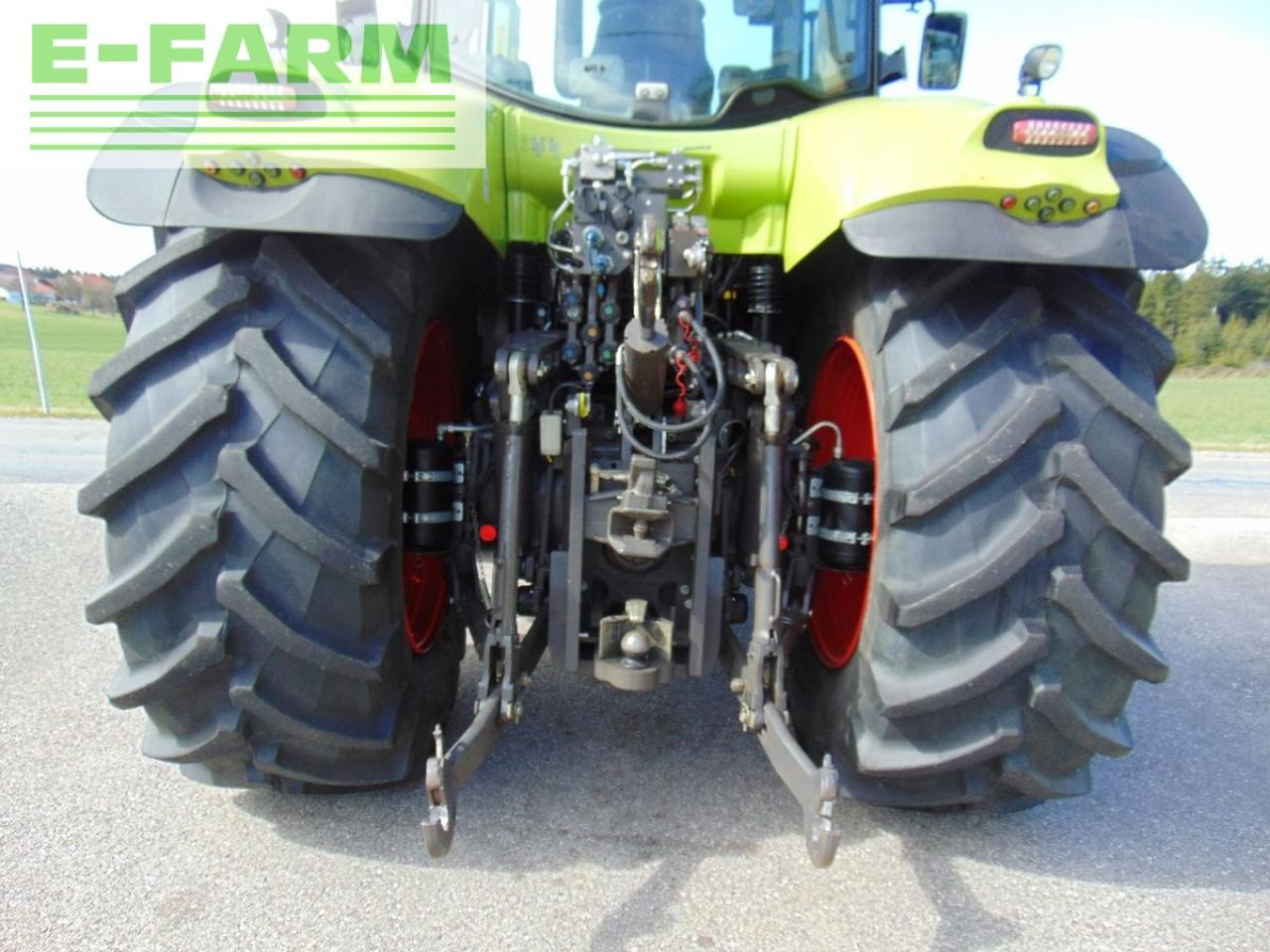 Tractor CLAAS axion 810 c-matic