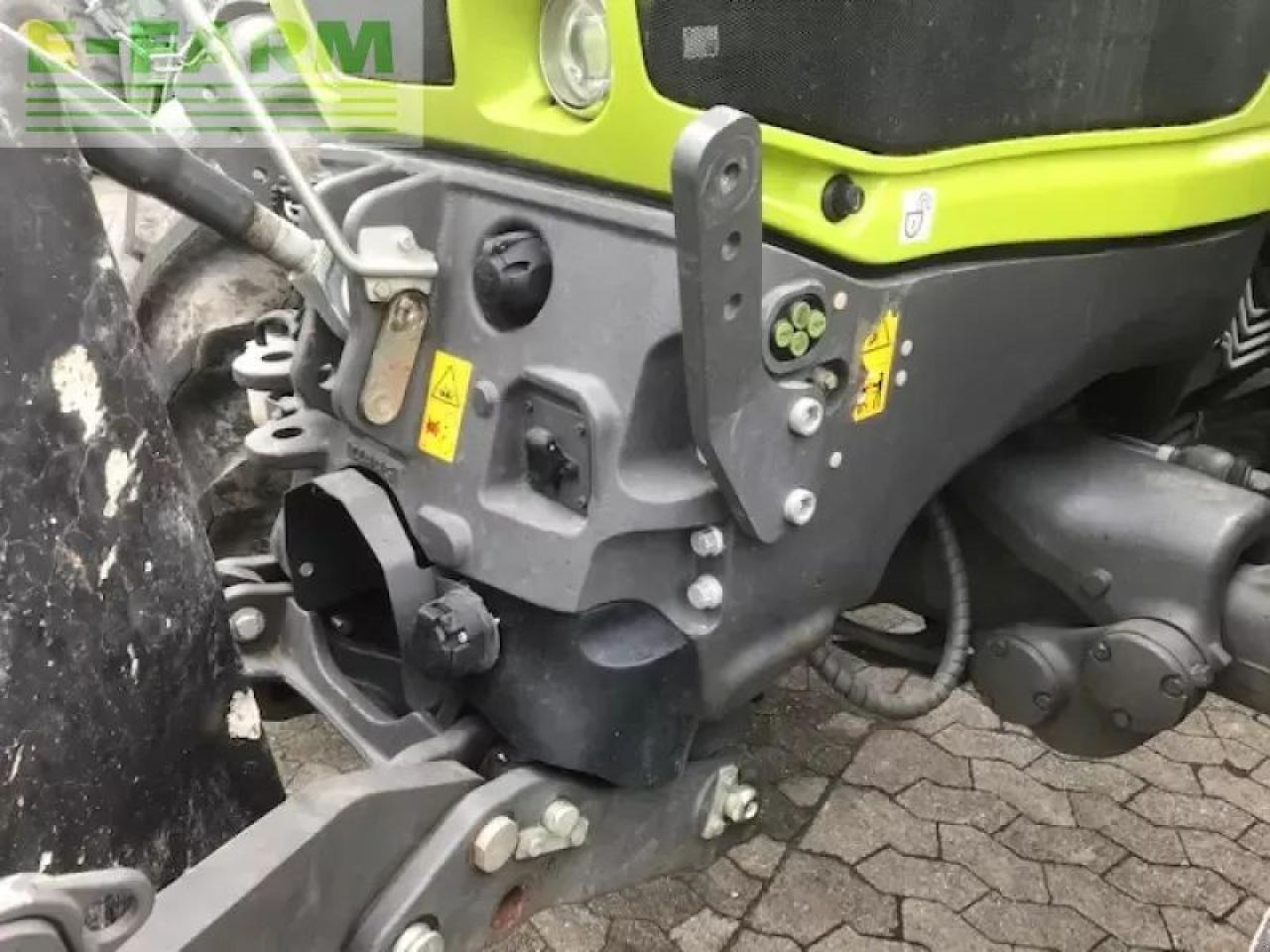 Tractor CLAAS axion 810 c-matic