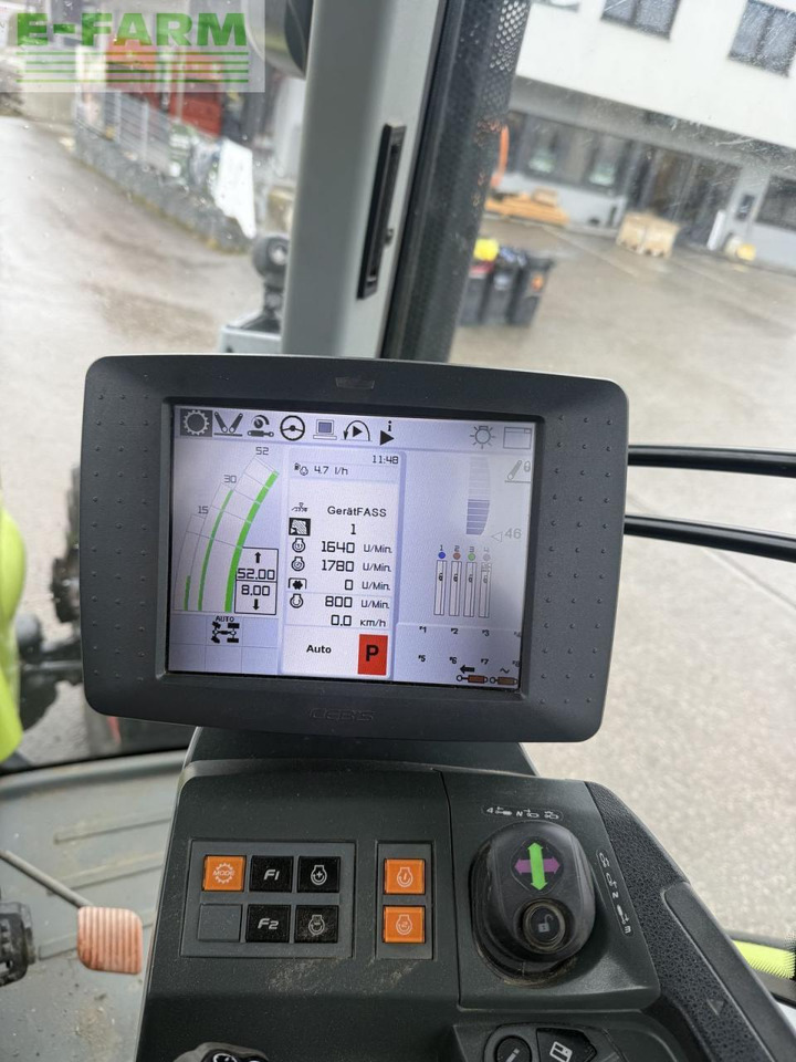 Tractor CLAAS axion 810 c-matic CMATIC