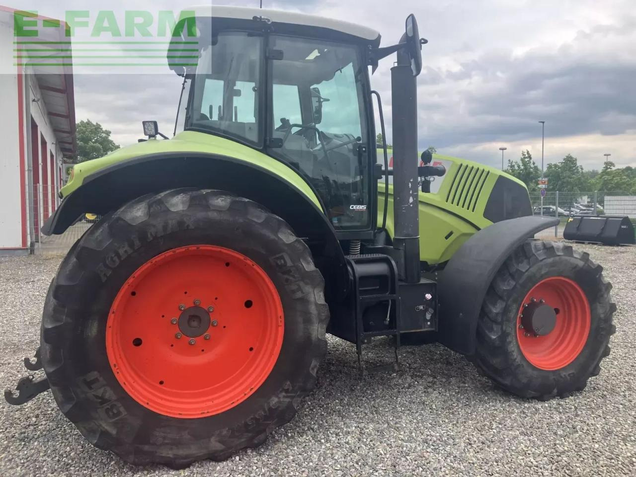 Tractor CLAAS axion 810 c-matic CMATIC