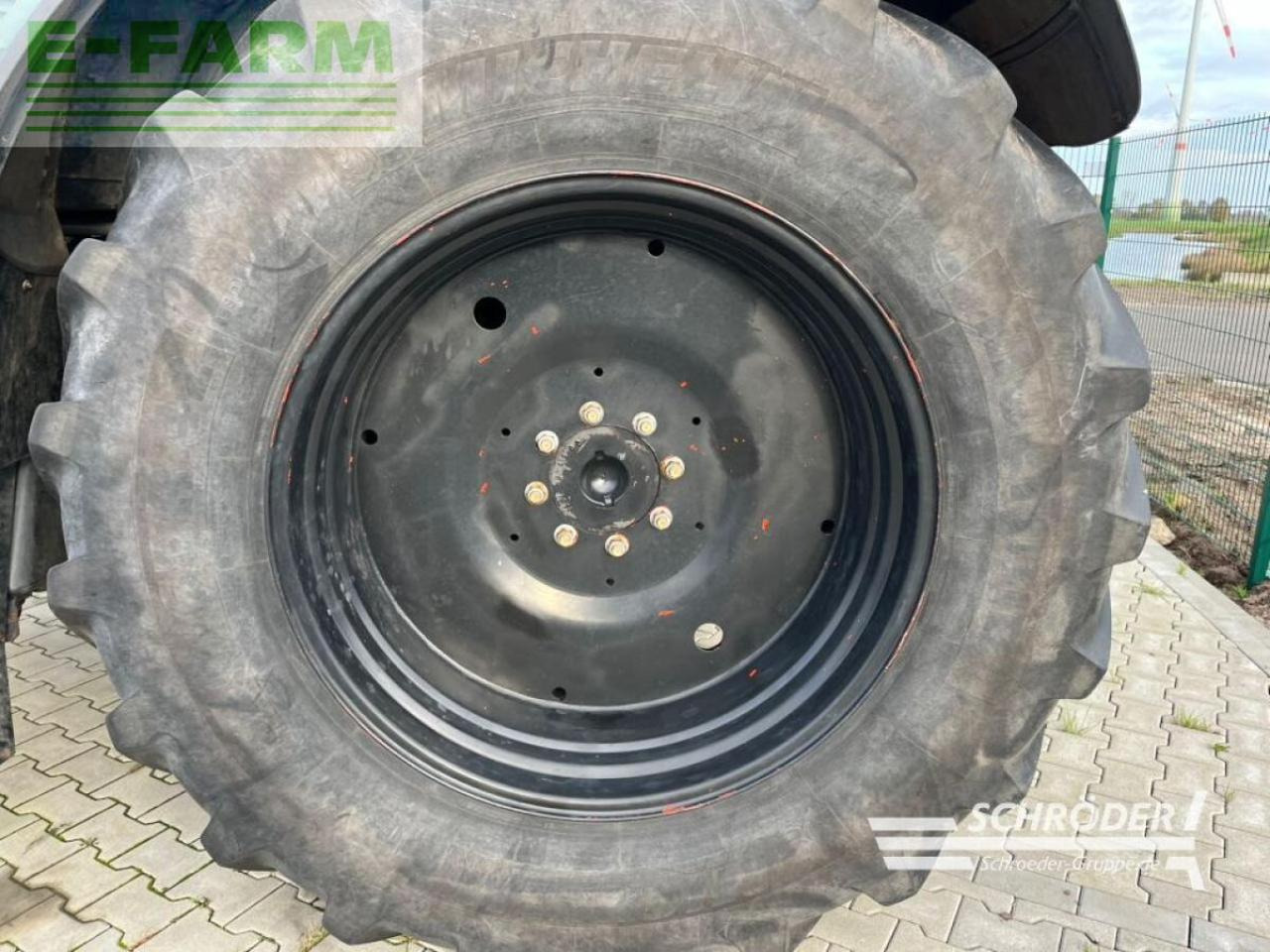 Tractor CLAAS axion 810 cis