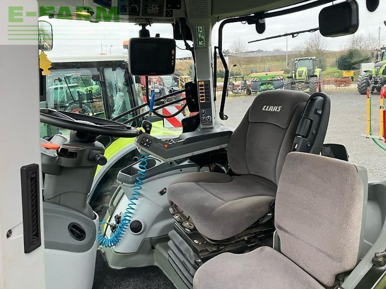 Tractor CLAAS axion 810 cis+ cm