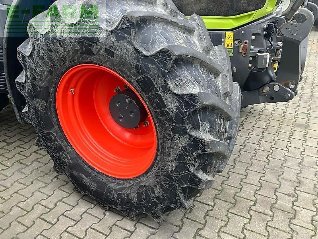 Tractor CLAAS axion 810 cis+ cm