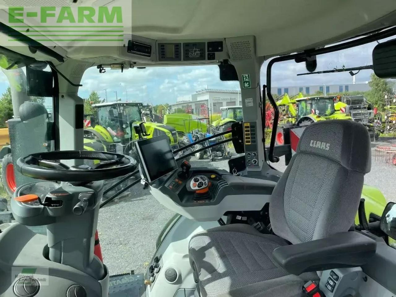 Tractor CLAAS axion 810 cm