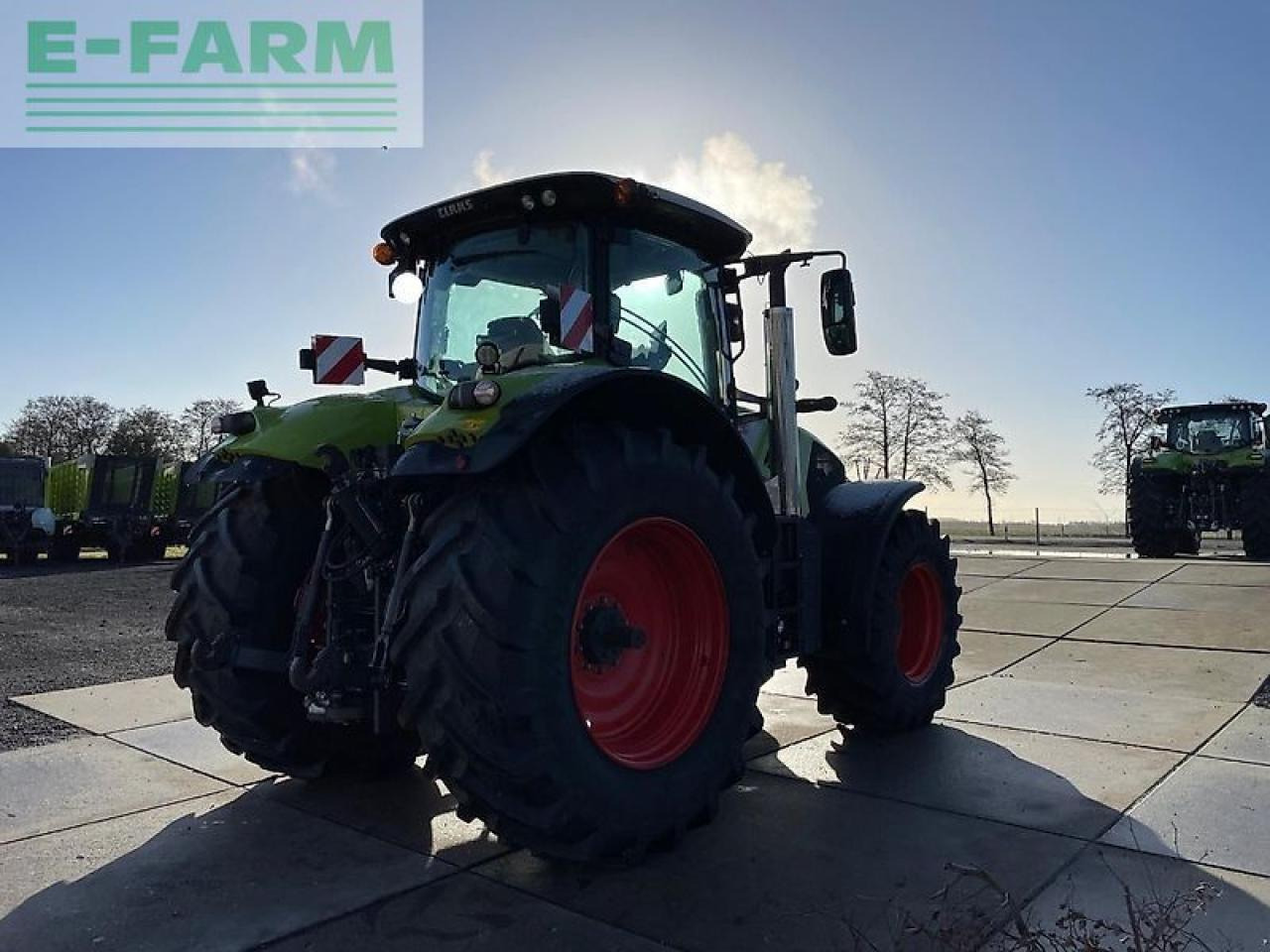 Tractor CLAAS axion 810 cmatic CMATIC