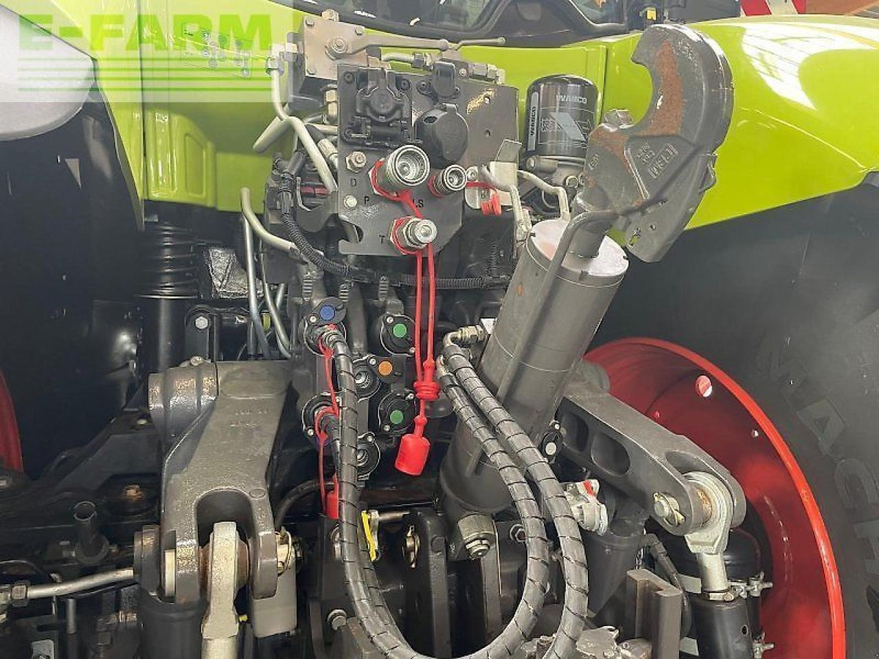 Tractor CLAAS axion 810 cmatic cebis CMATIC CEBIS