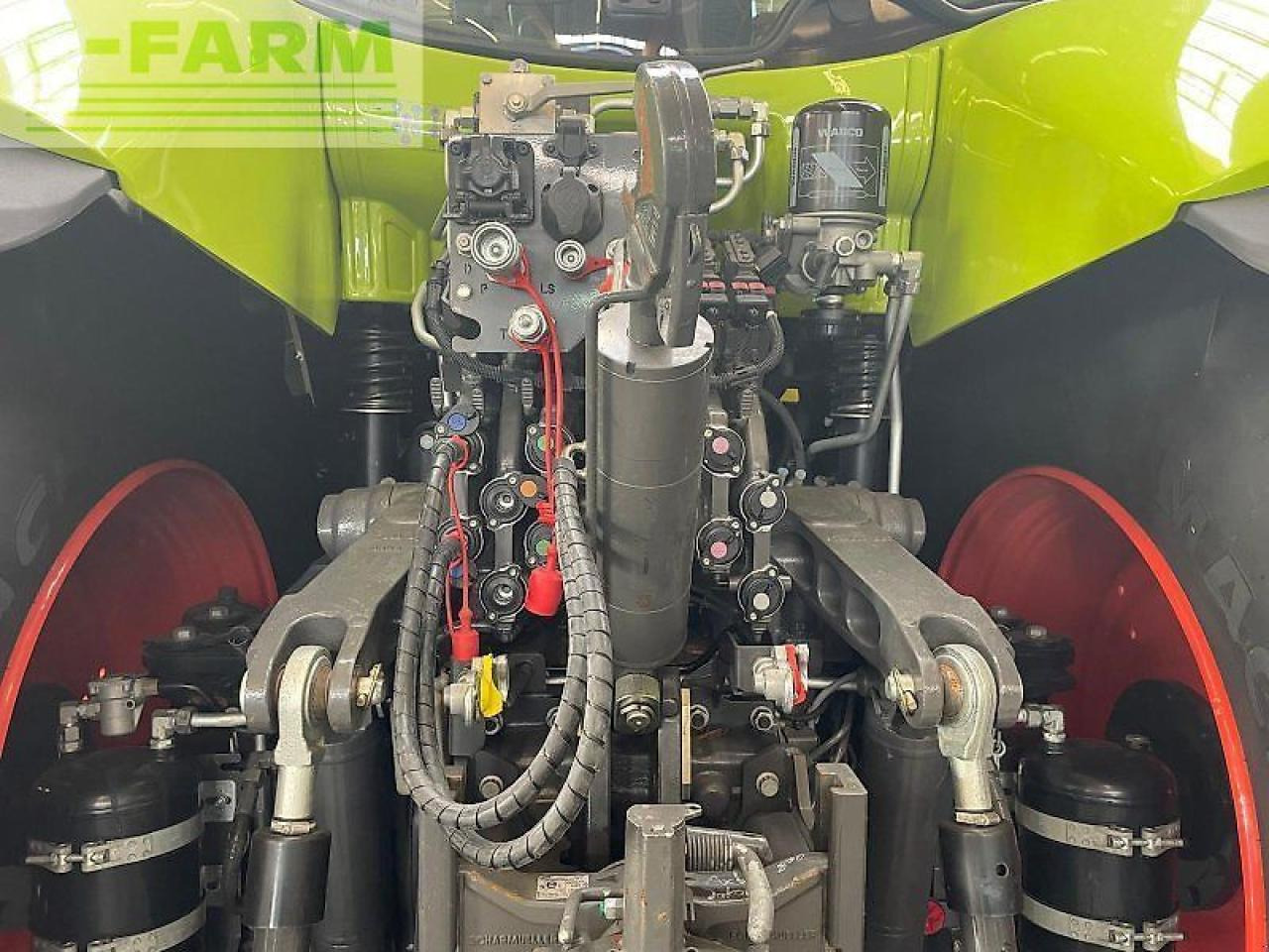 Tractor CLAAS axion 810 cmatic cebis CMATIC CEBIS