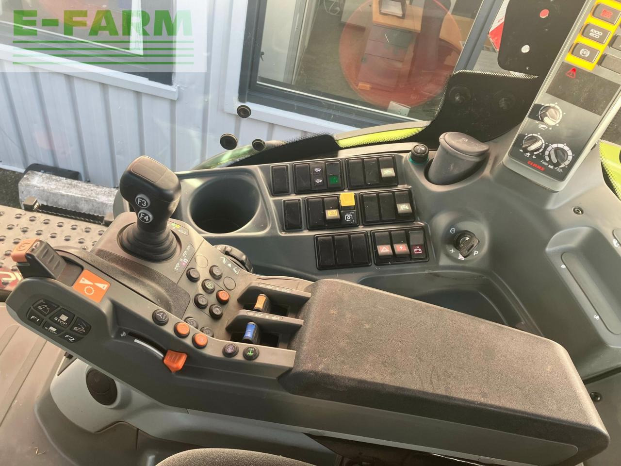 Tractor CLAAS axion 810 cmatic s5 CMATIC