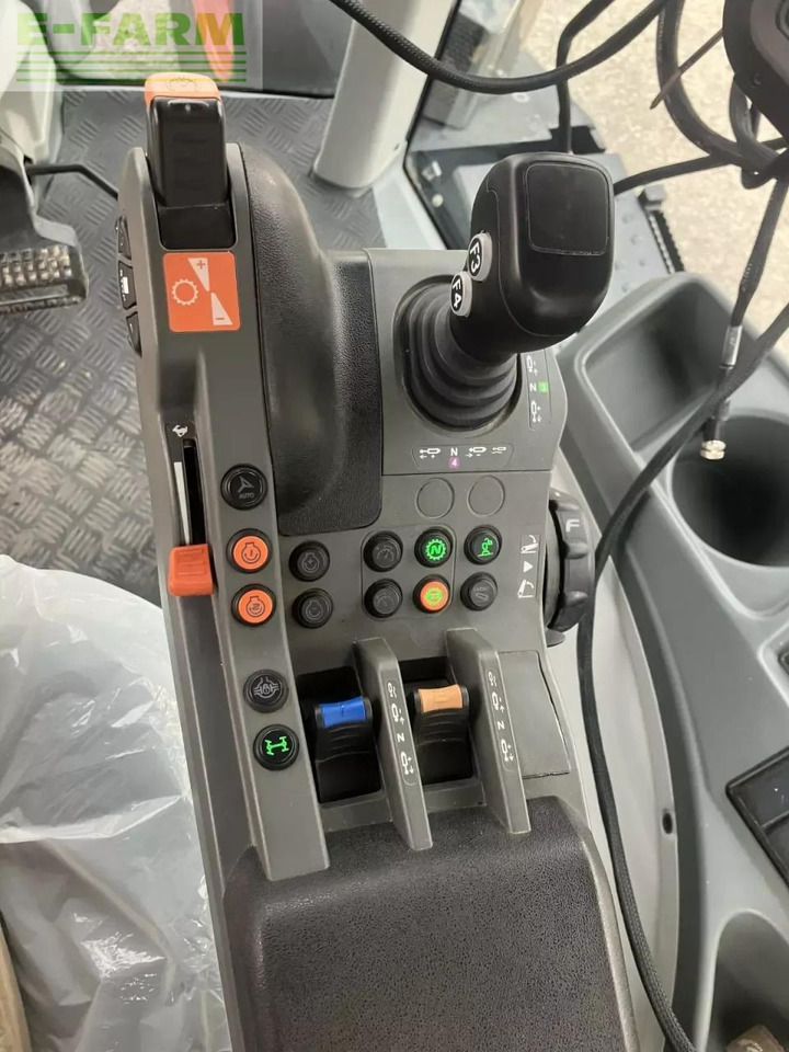 Tractor CLAAS axion 810 cmatic s5 cis CMATIC CIS