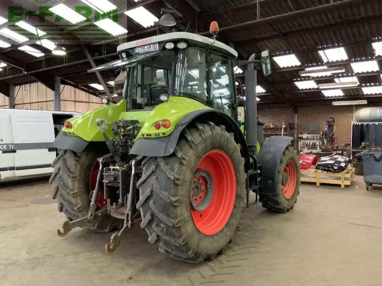 Tractor CLAAS axion 820