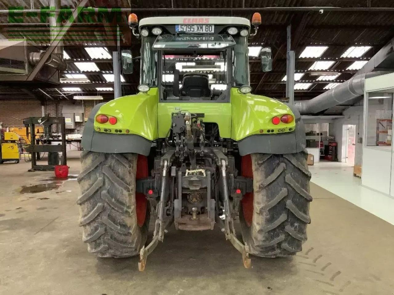 Tractor CLAAS axion 820