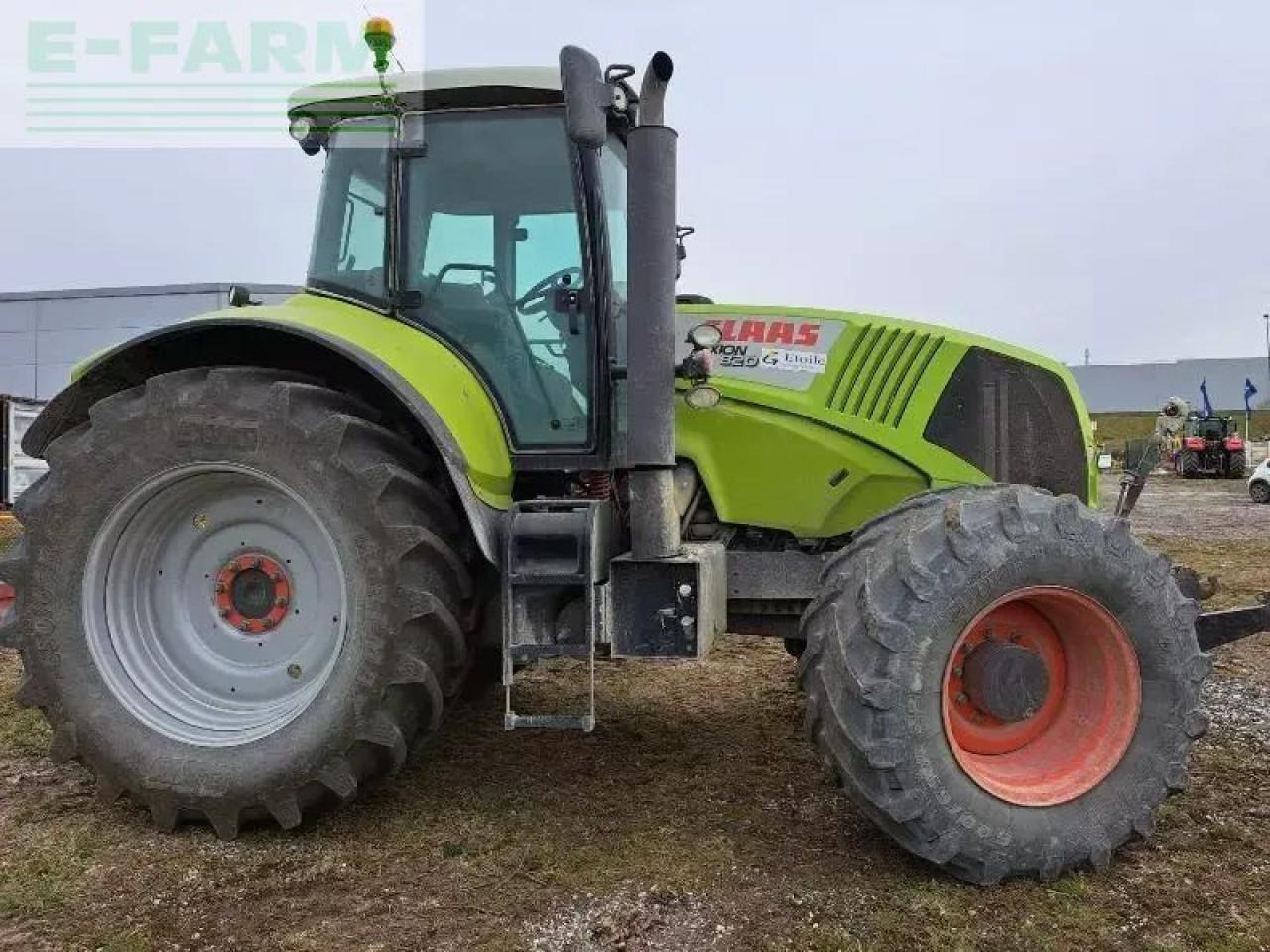 Tractor CLAAS axion 820