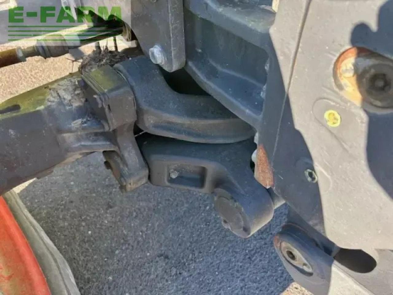 Tractor CLAAS axion 820