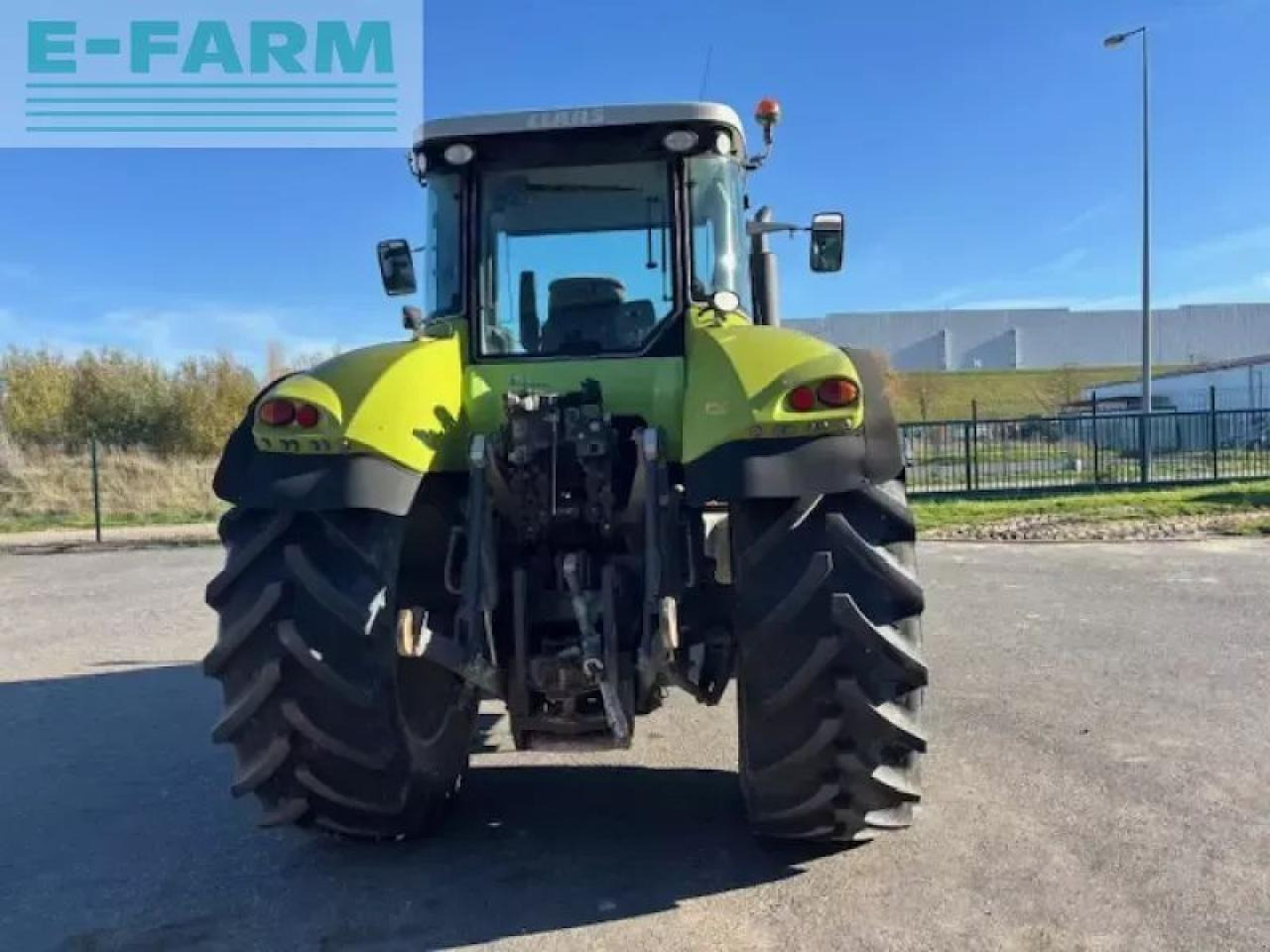 Tractor CLAAS axion 820